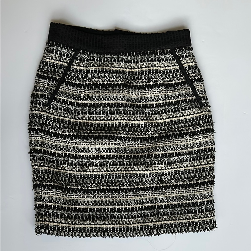 Black and White Ribbed Mini Pencil Skirt for Cocktail